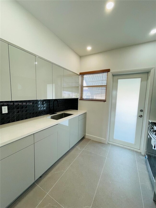 Building Photo - 1905 Calais Dr