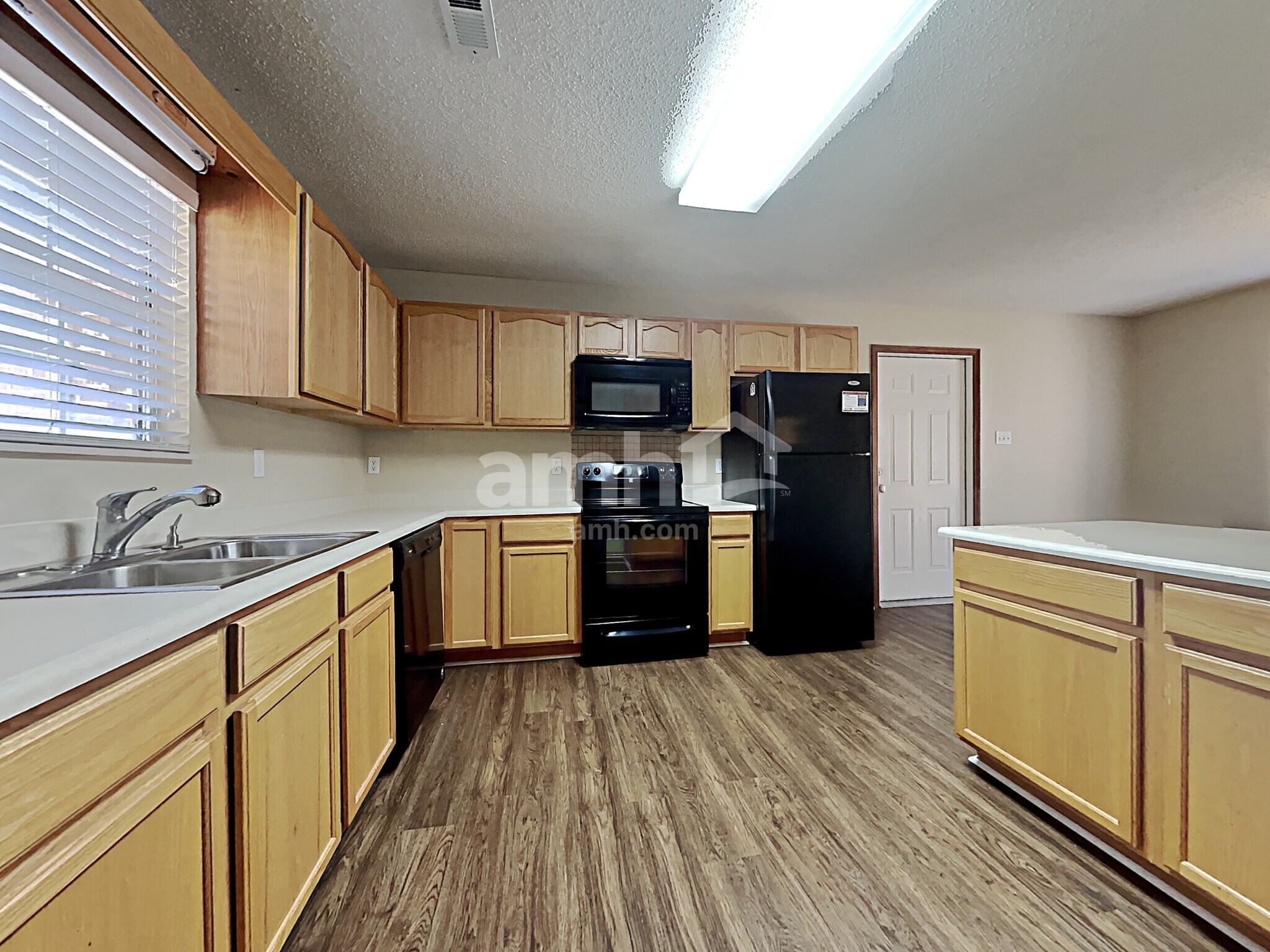 Building Photo - 2303 Sir Edward Ln