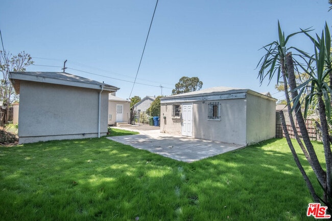 Building Photo - 5112 Auckland Ave