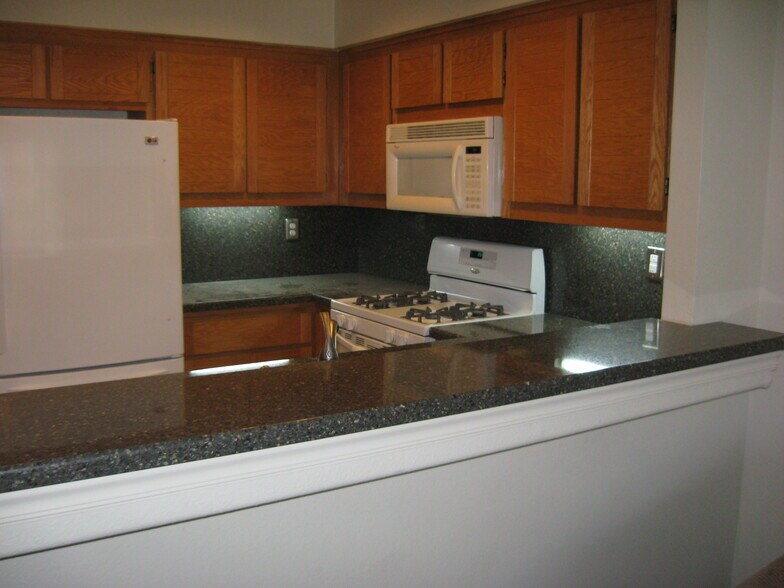 Buffet Counter, Breakfast counter. - 6999 Rodling Dr