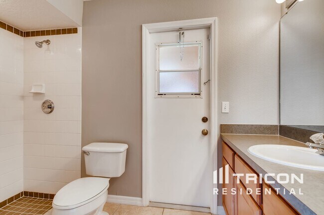 Building Photo - 16103 Kealan Cir