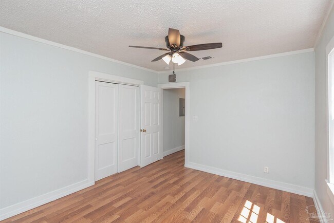 Building Photo - 1217 Poppy Ave