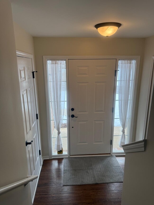 Building Photo - 7438 Lacy Dr