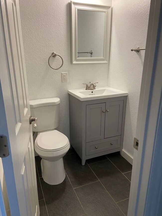 Building Photo - Beautifully Remodeled Single-Story Home on Corner Lot – Near Oceanside Beach!
