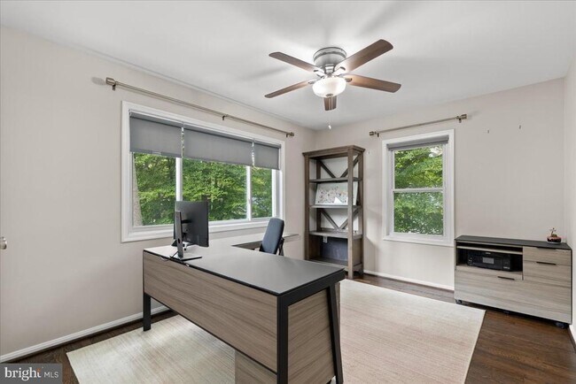 Building Photo - 9472 Lapstrake Ln