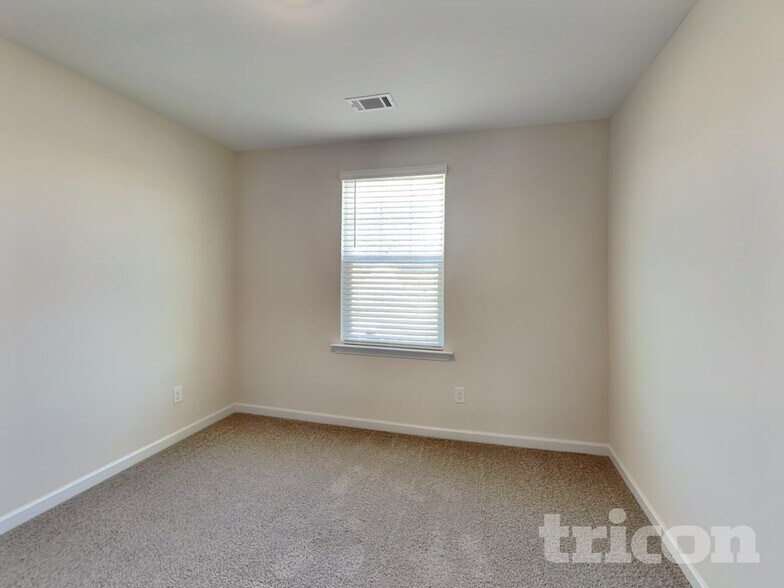 Building Photo - 3725 Saddle Bag Ct