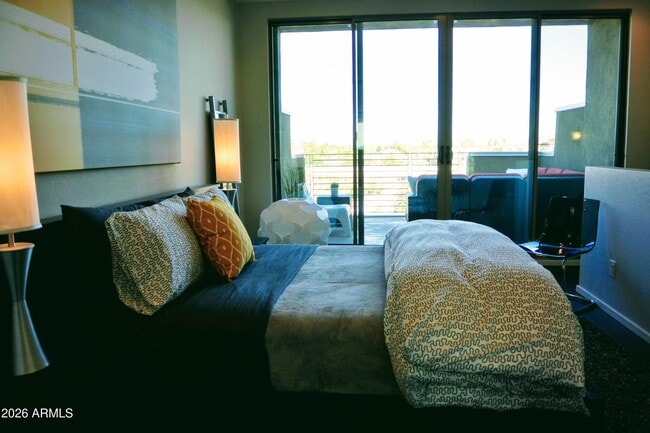 Building Photo - 516 E Ames Pl