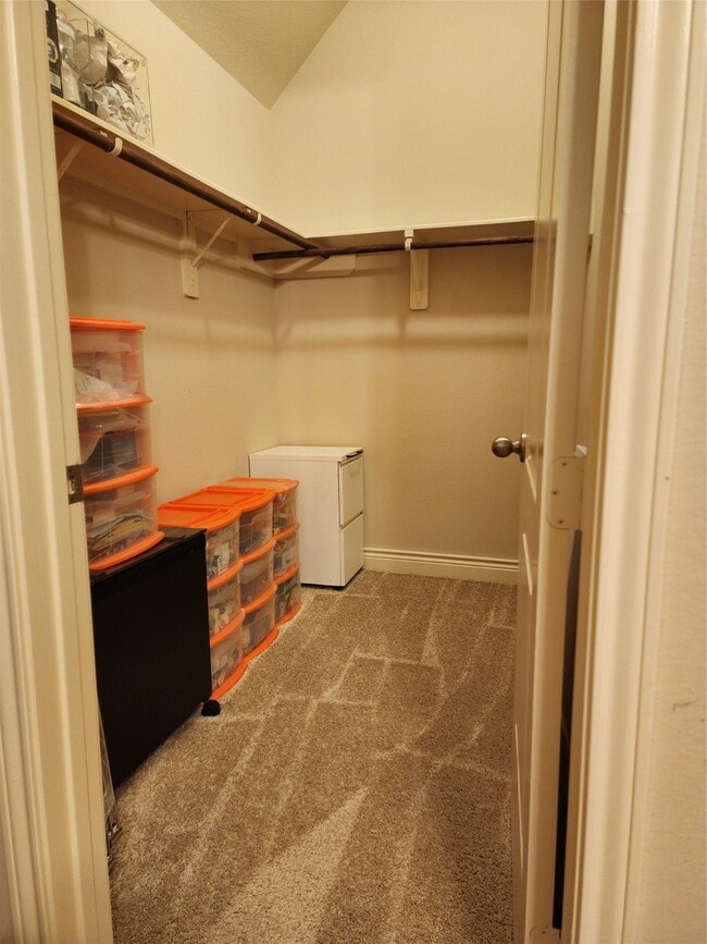 Building Photo - 23335 Robinson Pond Dr