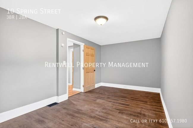 Building Photo - 10 S Spring St