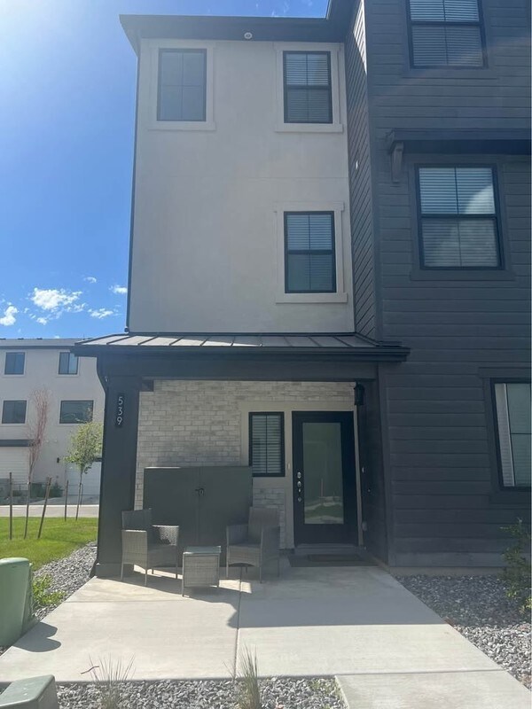Building Photo - 539 S 890 W