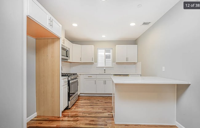 Building Photo - 17 Cunard Ave