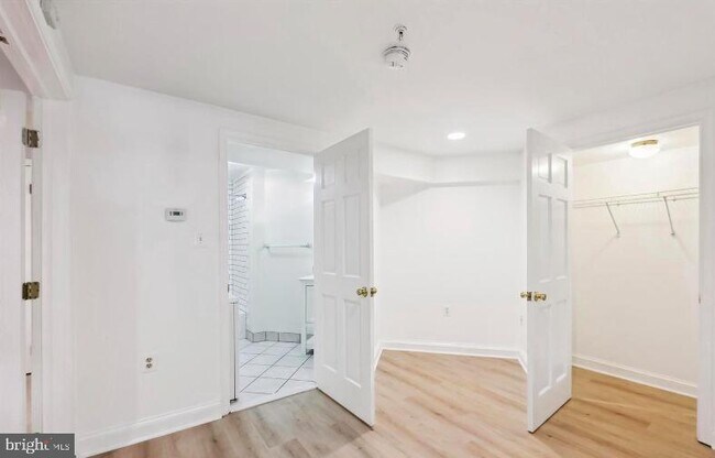 Building Photo - 2303 17th St NW