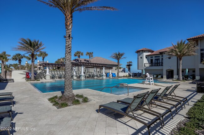 Building Photo - 649 Summer Pl