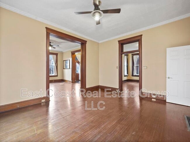 Building Photo - 448 Summit Ave