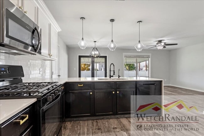 Building Photo - Beautiful Single-Family Home in Kaysville