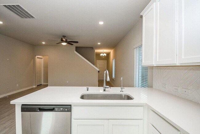 Building Photo - 21631 Coral Mist Dr