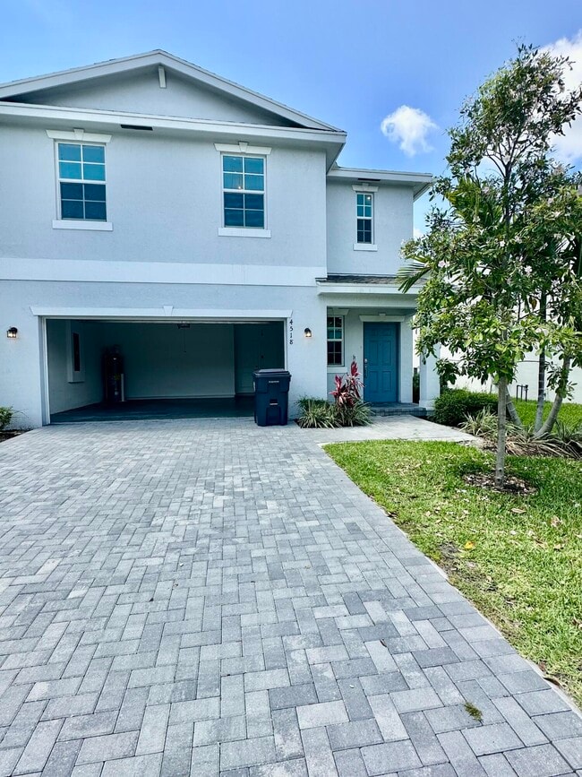 Building Photo - 4518 Dow Ln