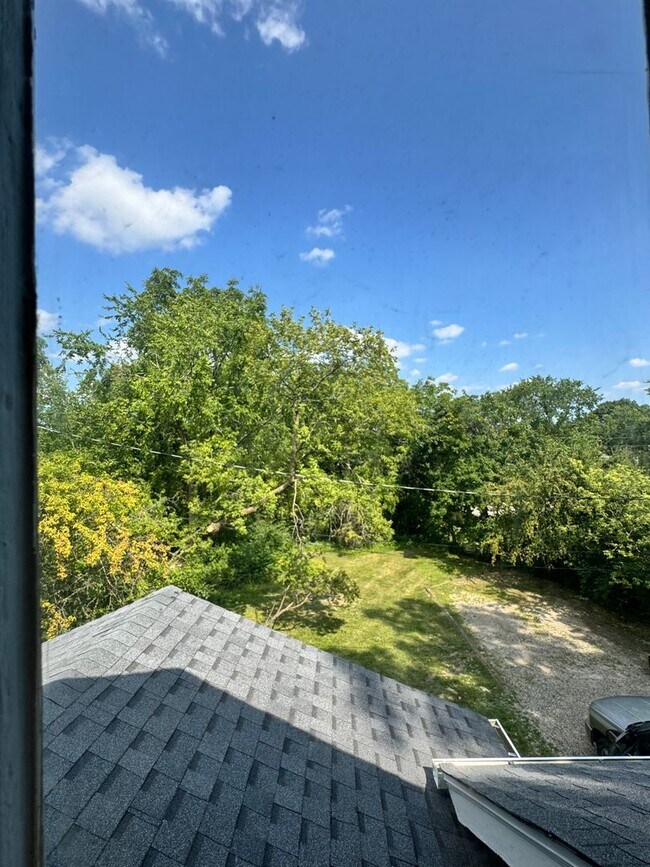 Building Photo - Spacious 4-Bedroom Home with 2 Kitchens | West Ann Arbor