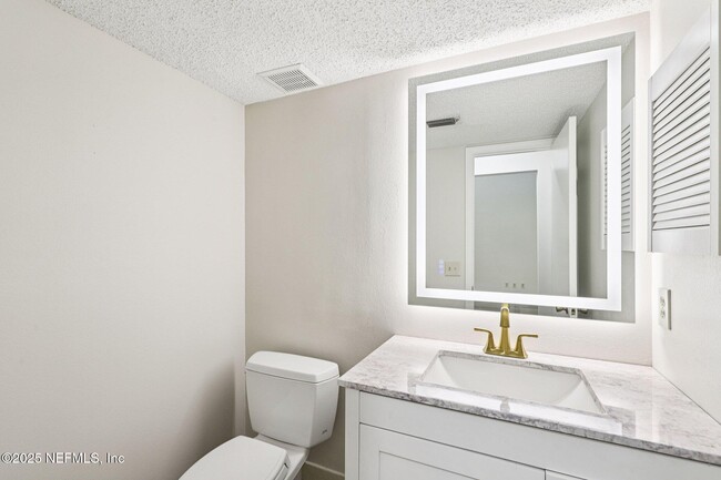 Building Photo - 144 La Pasada Cir W