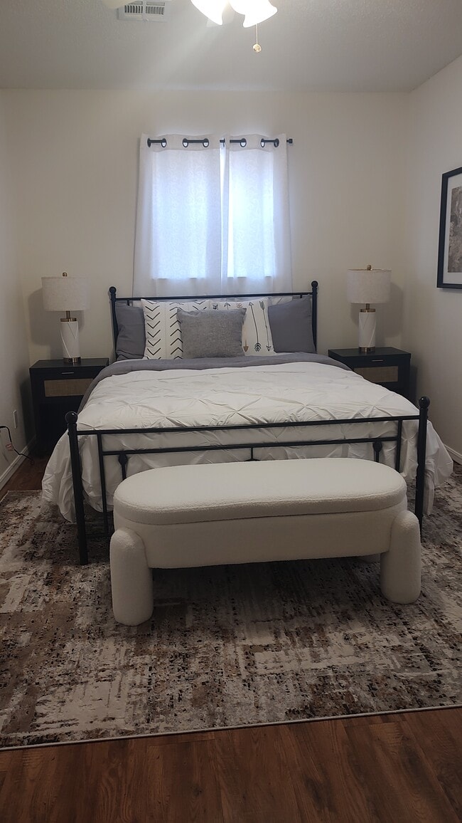 Second Bedroom with Queen size bed - 9101 S Winston Way