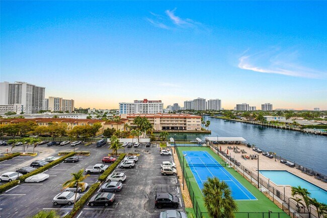 Building Photo - 2017 S Ocean Dr