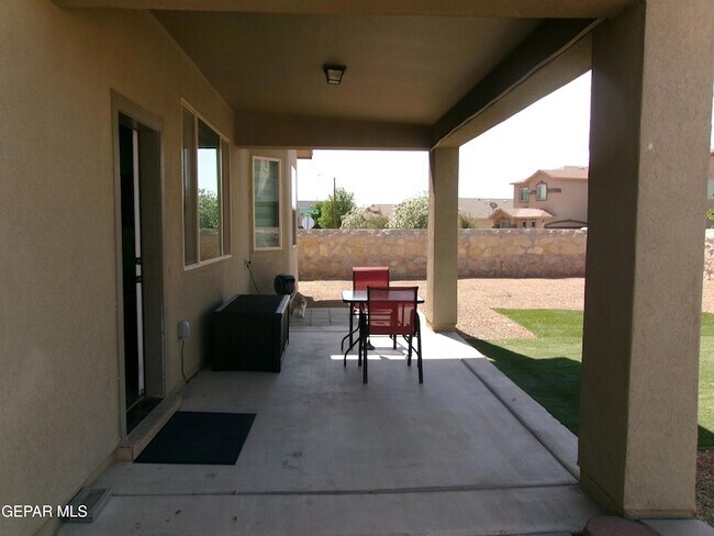 Building Photo - 6445 Villaggio Dr