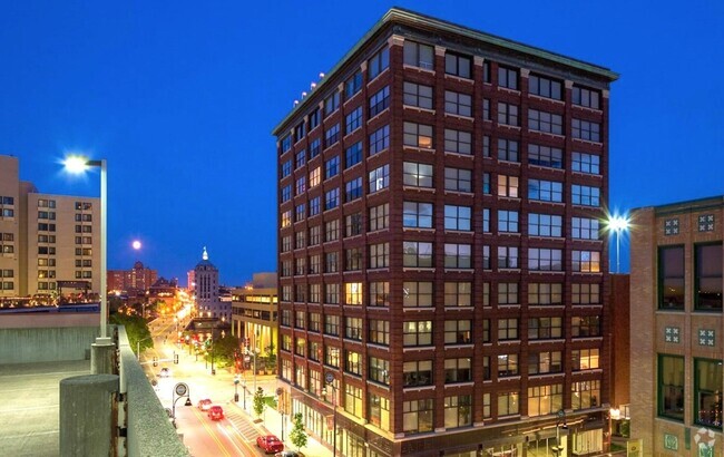 Building Photo - Burnham Lofts