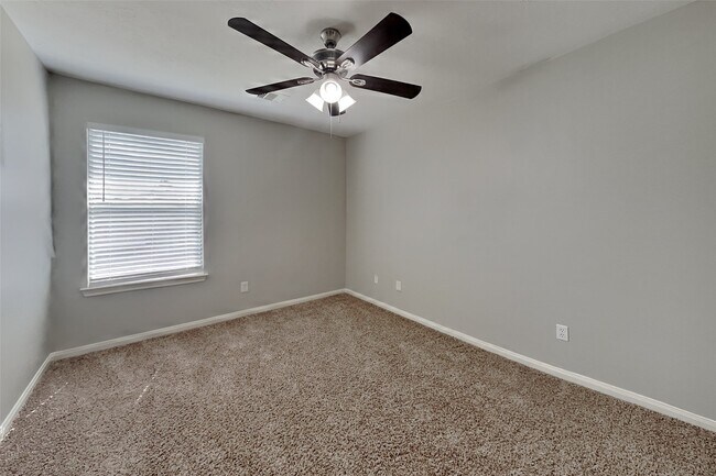 Building Photo - 7031 Tallow Knoll Ln