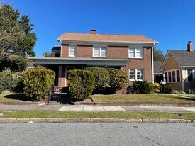 Building Photo - 130 E 48th St