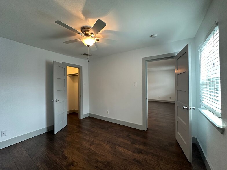 Building Photo - 4633 Fairmount St