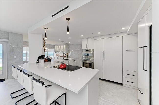 Building Photo - 603 Longboat Club Rd