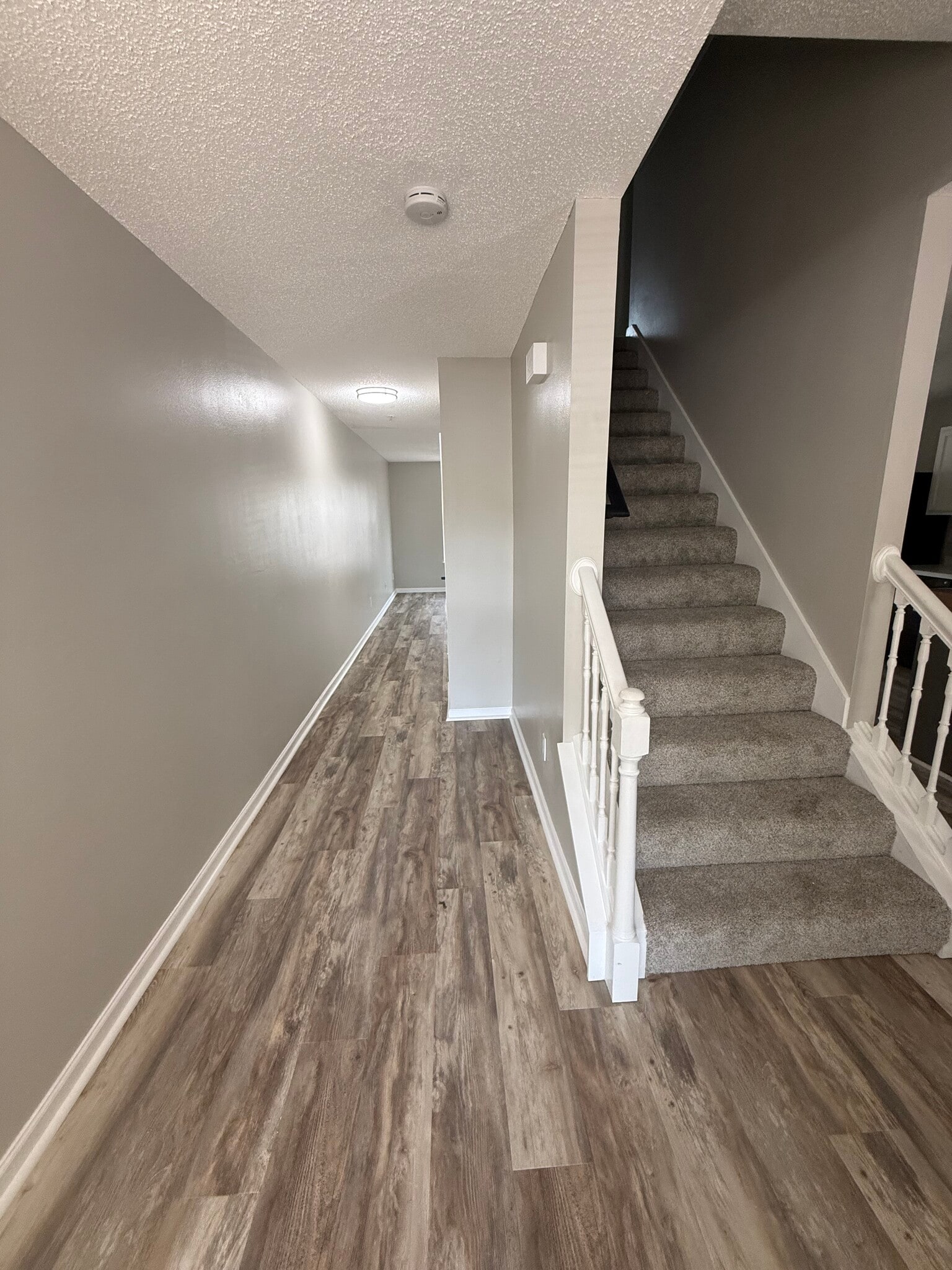 Entry / Stairs - 272 Swaying Pine Ct