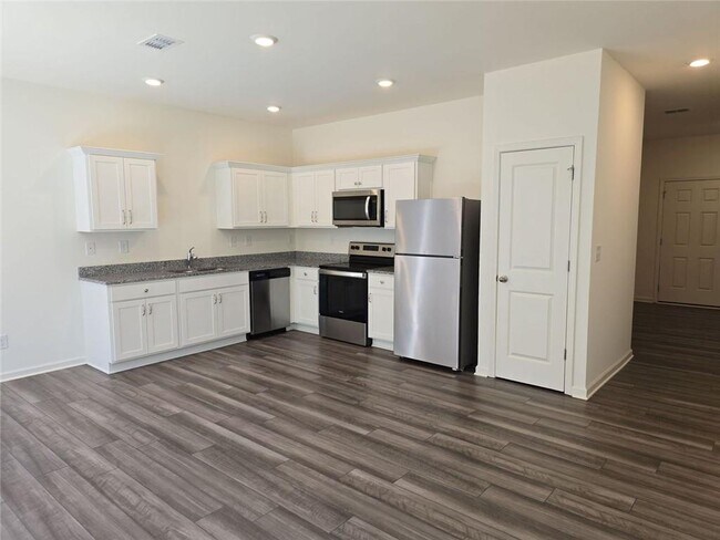 Building Photo - 3560 Eagle Ct