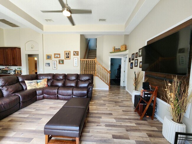 Building Photo - Beautiful 4 Bedroom 4 Bath Home In Ruskin