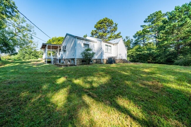 Building Photo - AVAILABLE NOW! Home for rent in Leeds AL! Close to shopping and food!
