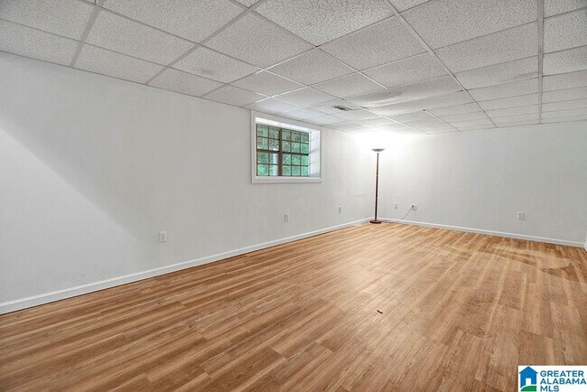 Building Photo - 3541 W Lakeside Dr