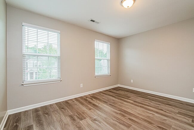 Building Photo - 442 Randolph Dr