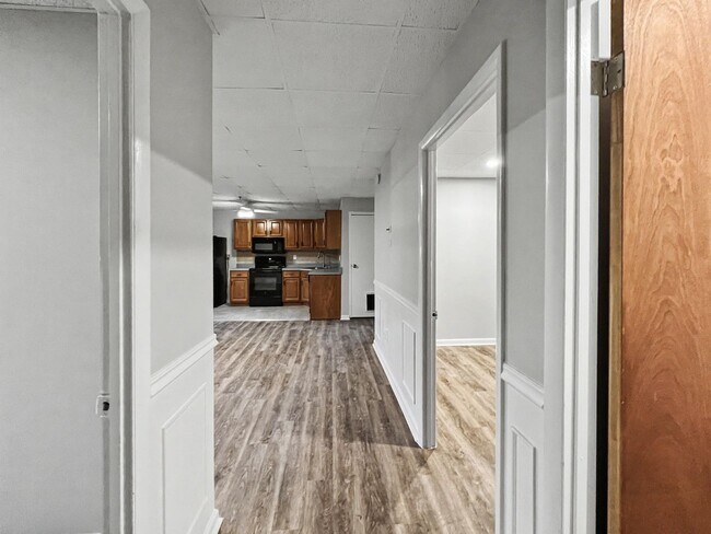 Interior Photo - 829-833 Conestoga Road