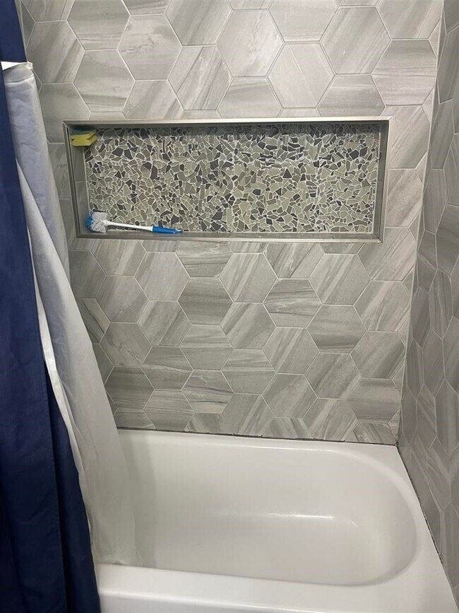 Building Photo - 516 Liberty Ave