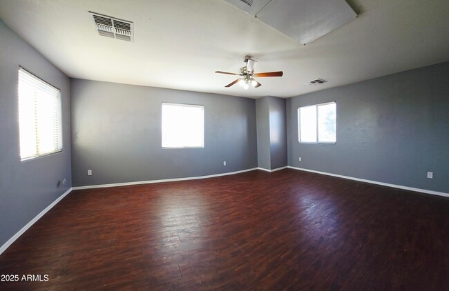 Building Photo - 587 S Buena Vista Ct