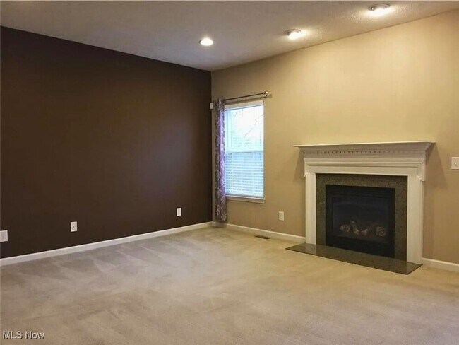 Building Photo - 5055 Lake Forest Dr