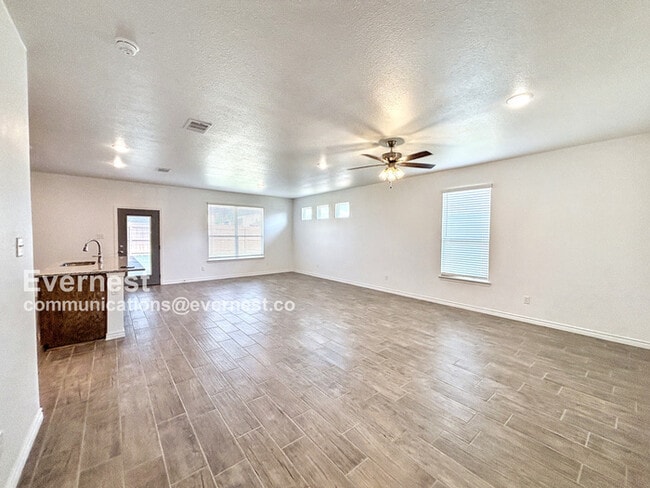 Building Photo - 857 Freedom Cir