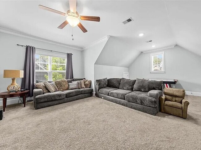 Building Photo - Lease OR Lease to Own