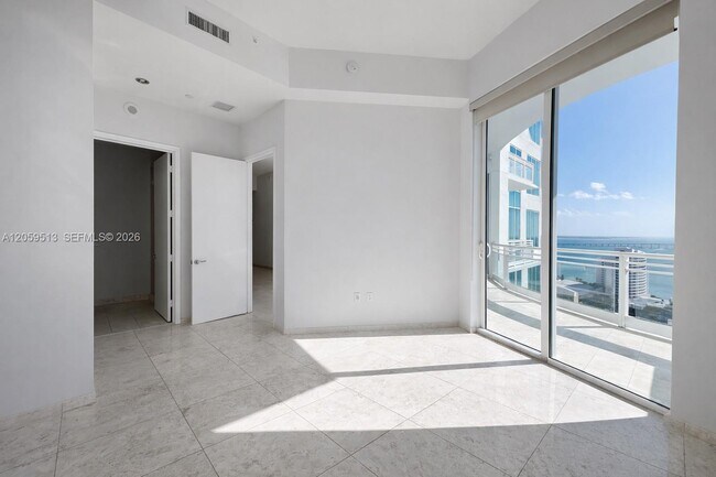 Building Photo - 900 Brickell Key Blvd