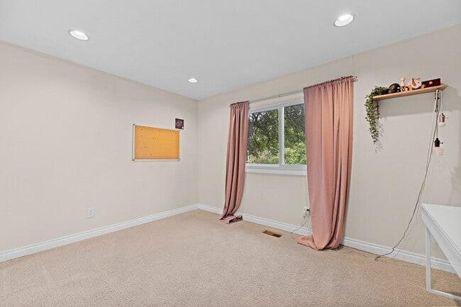 Building Photo - 4899 Wye Oak Rd