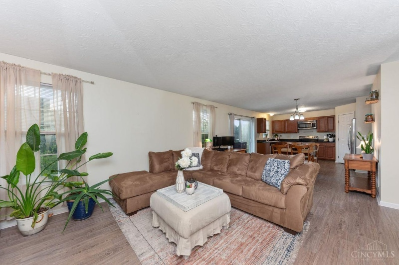 Building Photo - 6027 Marsh Cir