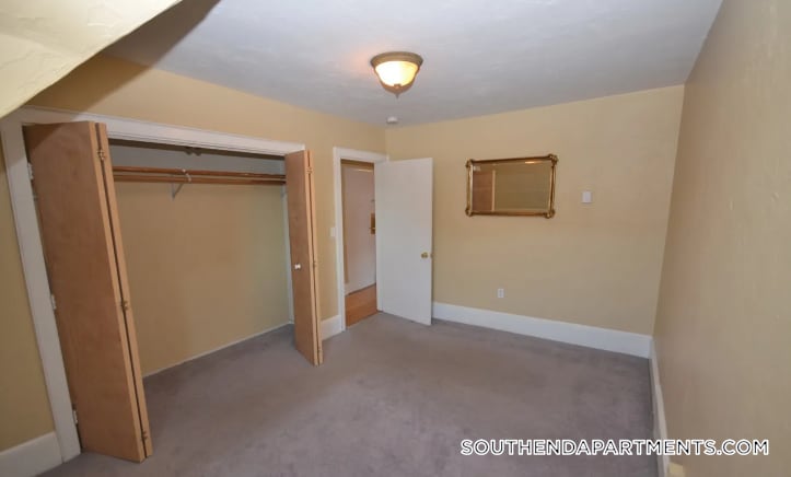 Building Photo - 48 Hereford St