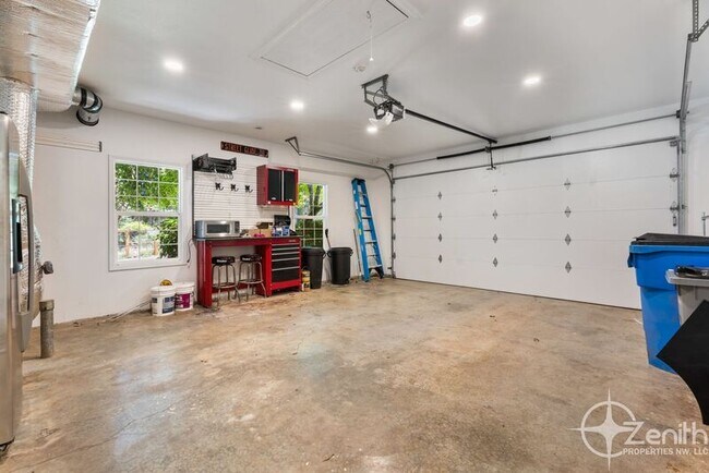 Building Photo - 4106 NE 242nd Ave