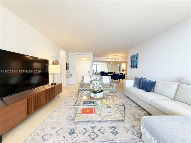 Building Photo - 1111 Crandon Blvd
