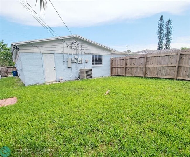Building Photo - 2021 NW 64th Ave